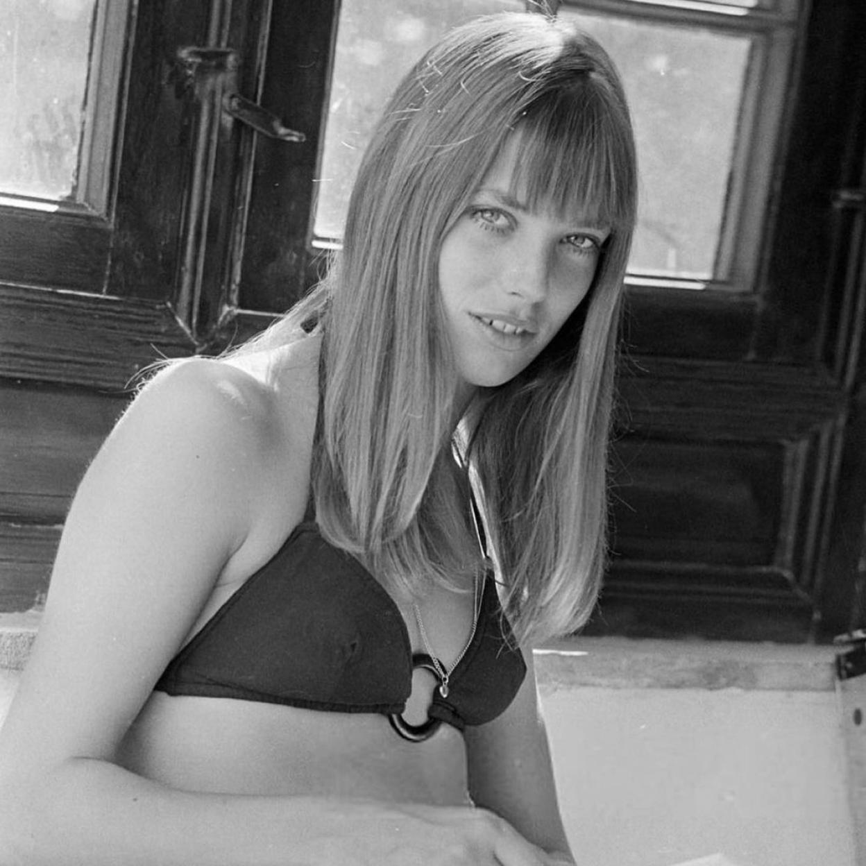 Jane Birkin con bikini.