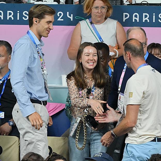 Alexandra de Hannover con una camisa de Chanel.