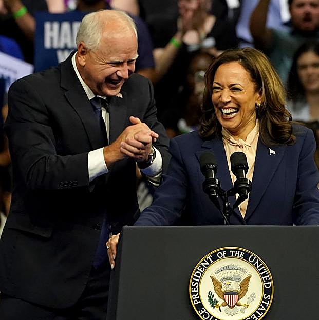 Kamala Harris junto a su candidato a la vicepresidencia Tim Walz. 