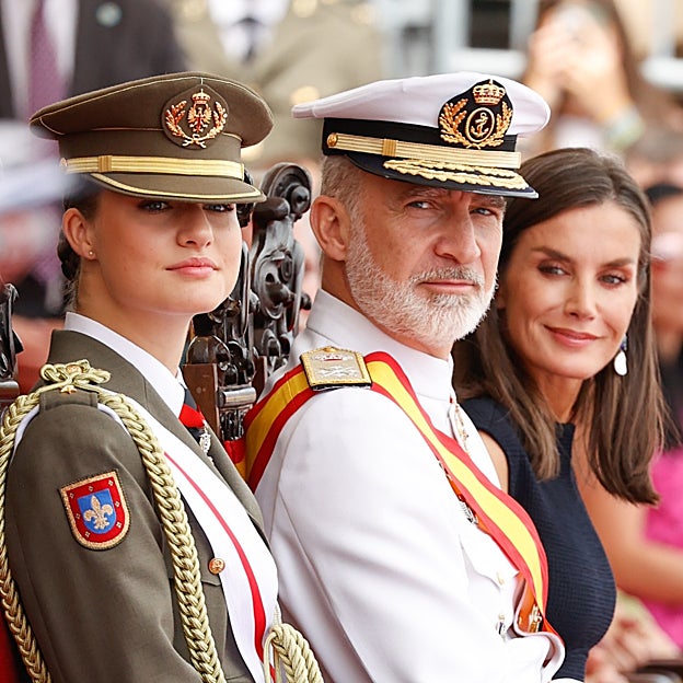 Leonor y los reyes en Marín. 