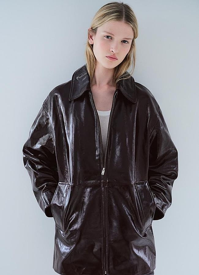 Imagen - Chaqueta de piel en burdeos de Zara.