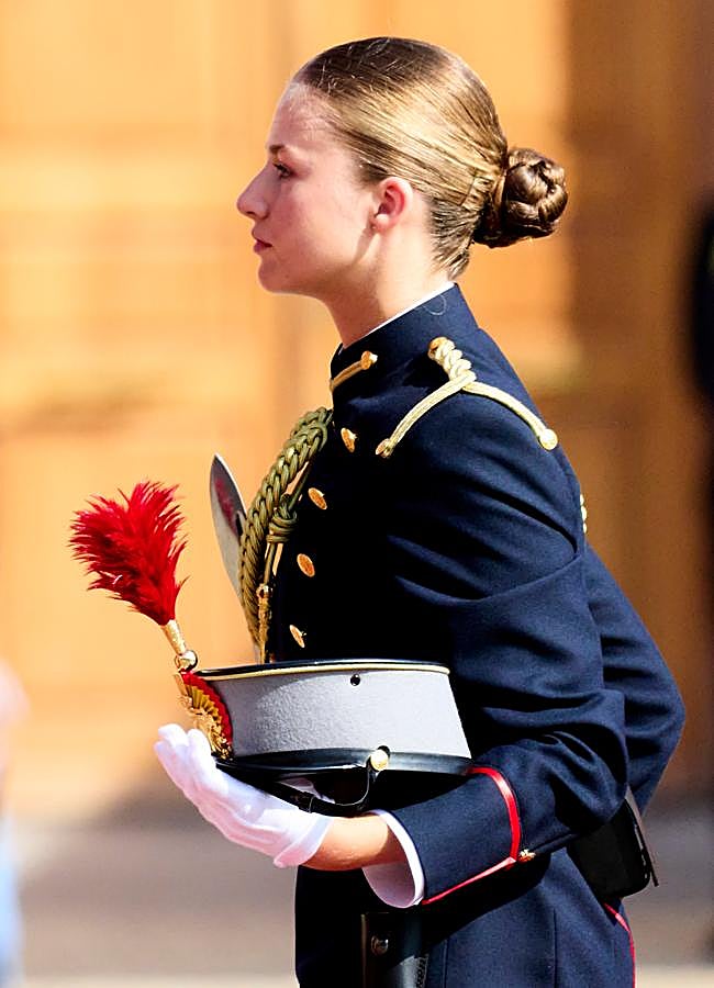 Imagen - La princesa Leonor durante la jura de bandera en Zaragoza, celebrada el pasado mes de octubre. / LIMITED PICTURES