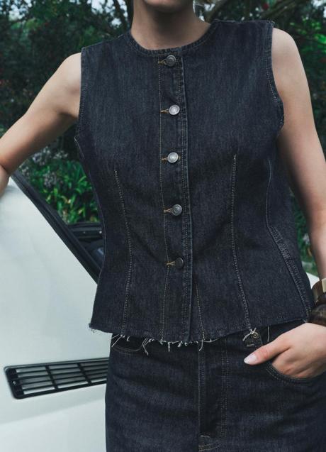 Imagen - Chaleco vaquero de Zara (29,99 euros)