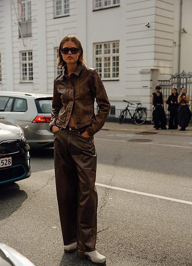 Imagen - Look de cuero para ir a la oficina.