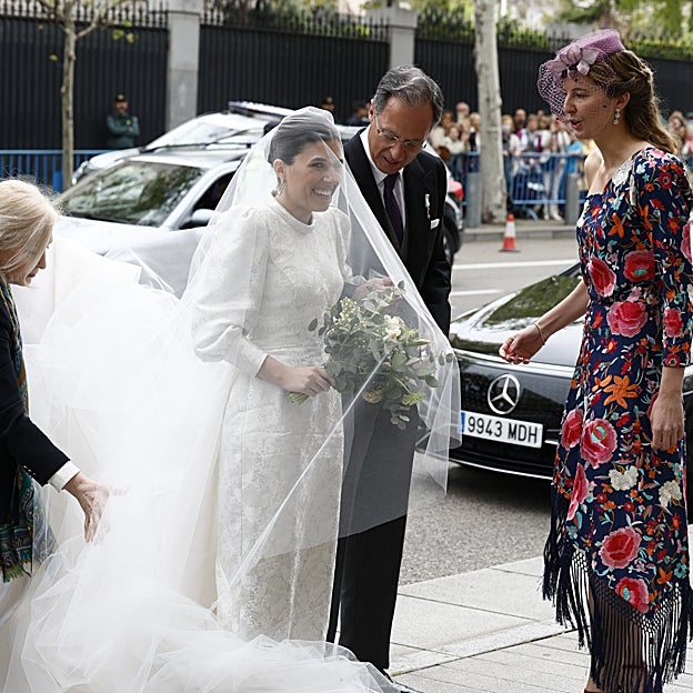 Victoria López-Quesada actuó como dama de honor en la boda de su prima y amiga Teresa Urquijo con José Luis Martínez-Almeida.