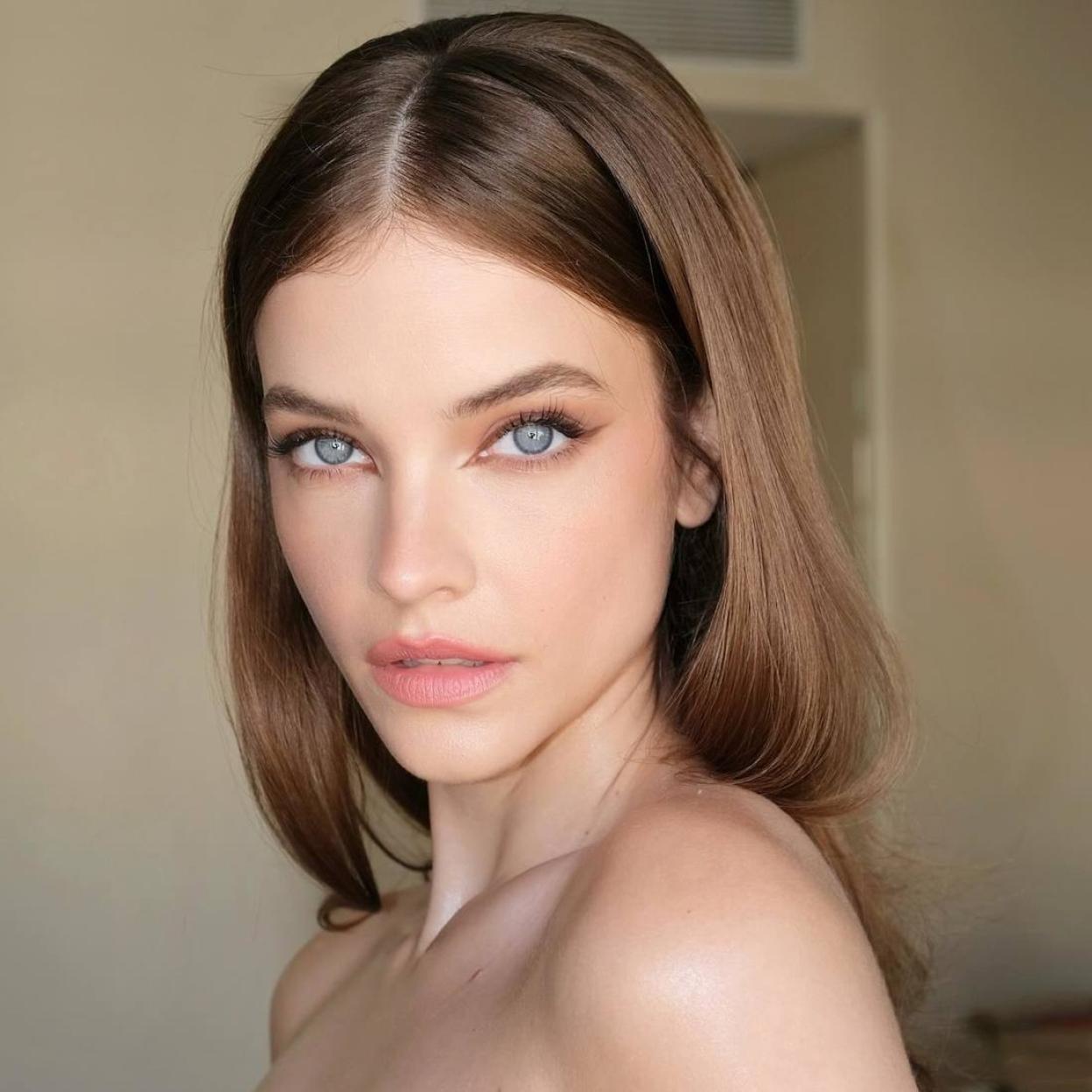 Barbara Palvin con mirada radiante sin ojeras
