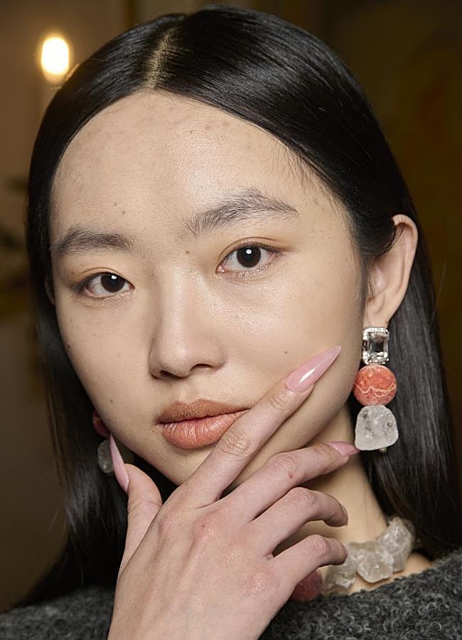 Imagen - Una manicura con diseño baby boomer. Foto: Launchmetrics spotlight.