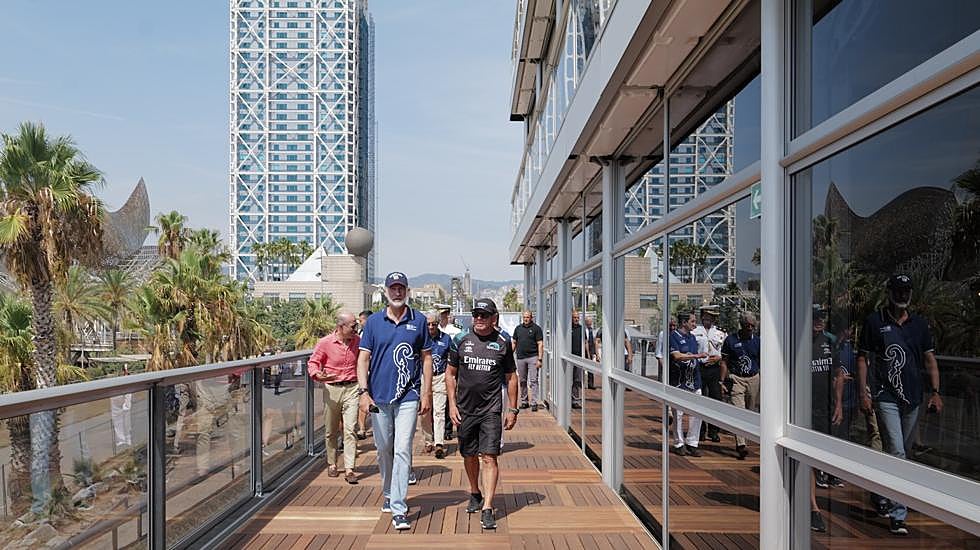 El rey Felipe VI en la jornada inaugural de las regatas de la Louis Vuitton Cup en Barcelona.