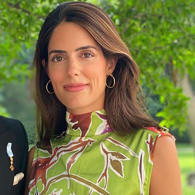 Sofía Palazuelo vuelve a convertirse en la invitada perfecta en la boda de Victoria López-Quesada con un diseño made in Spain