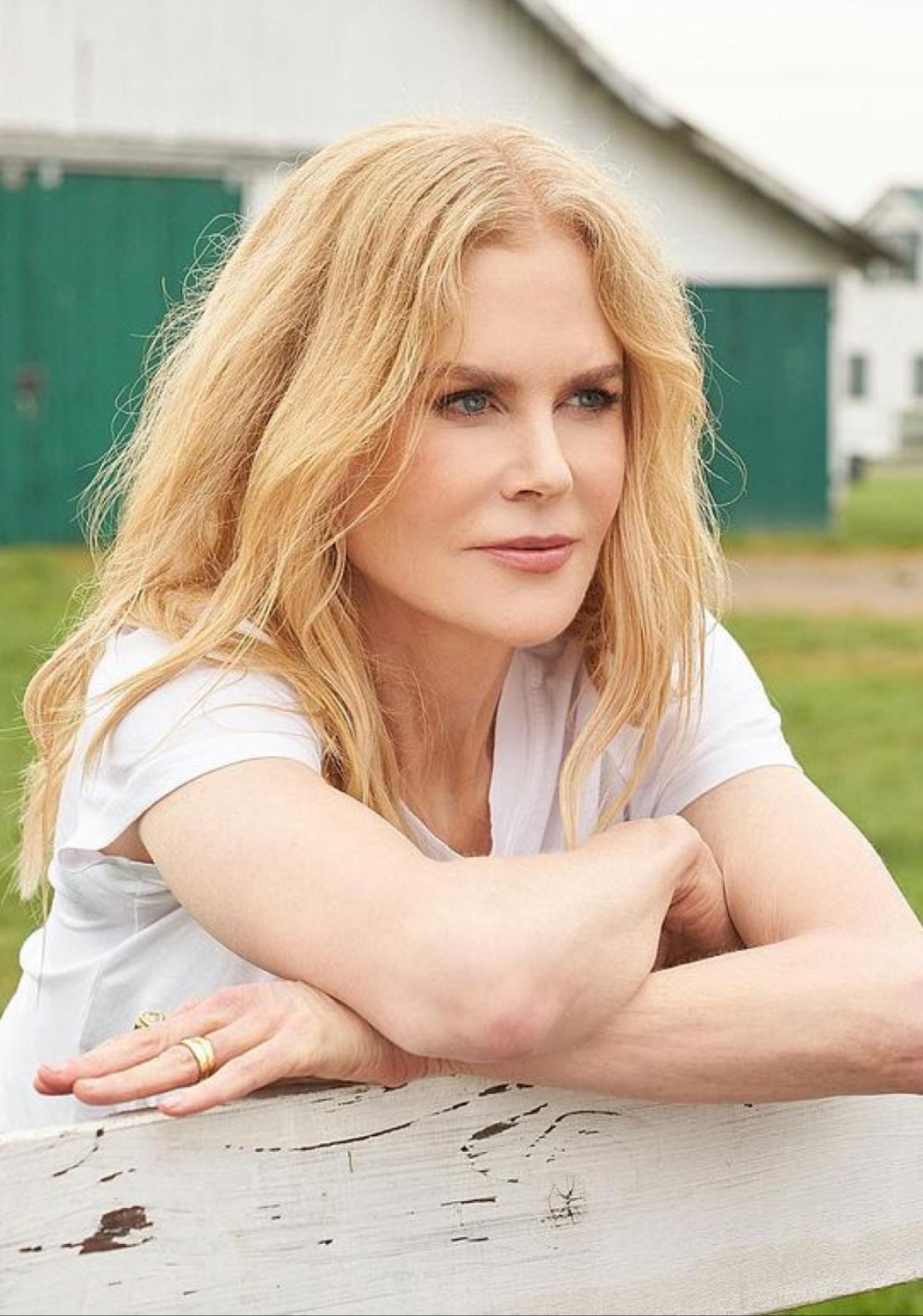 El levantamiento de pesas ayuda a construir masa muscular, algo esencial con el paso del tiempo.