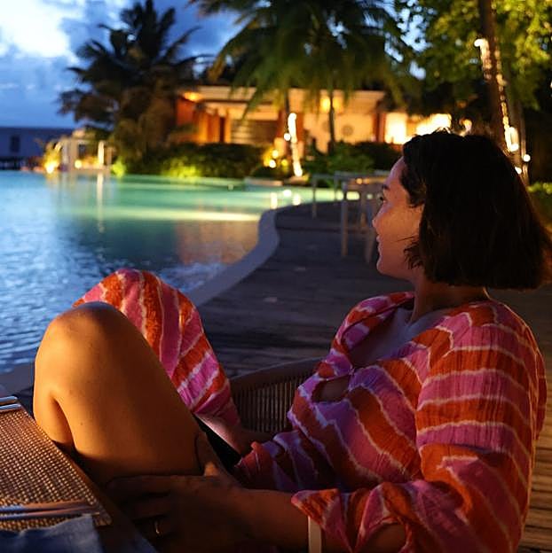 Tamara Falcó con un vestido rosa de Babbaki.