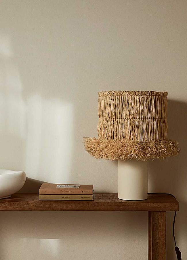 Imagen - Lámpara de mesa en paja de H&M (89,99€)