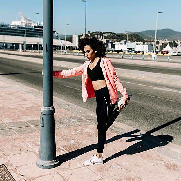 Caminar no sólo te ayuda a adelgazar, sino que también reduce el riesgo de padecer ciertas enfermedades. 