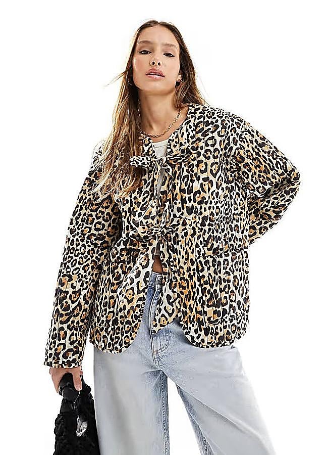 Imagen - Chaqueta animal print con detalle de lazos