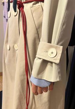 Imagen secundaria 2 - Boceto y detalles de los looks de Moisés Nieto.