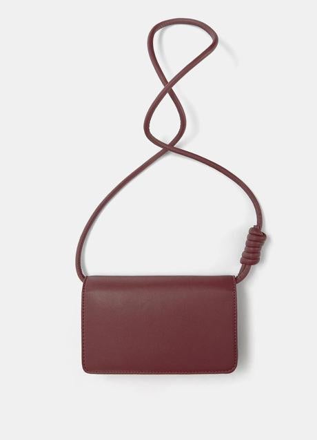 Imagen - Bolso burdeos de Pull & Bear (12,99 euros)