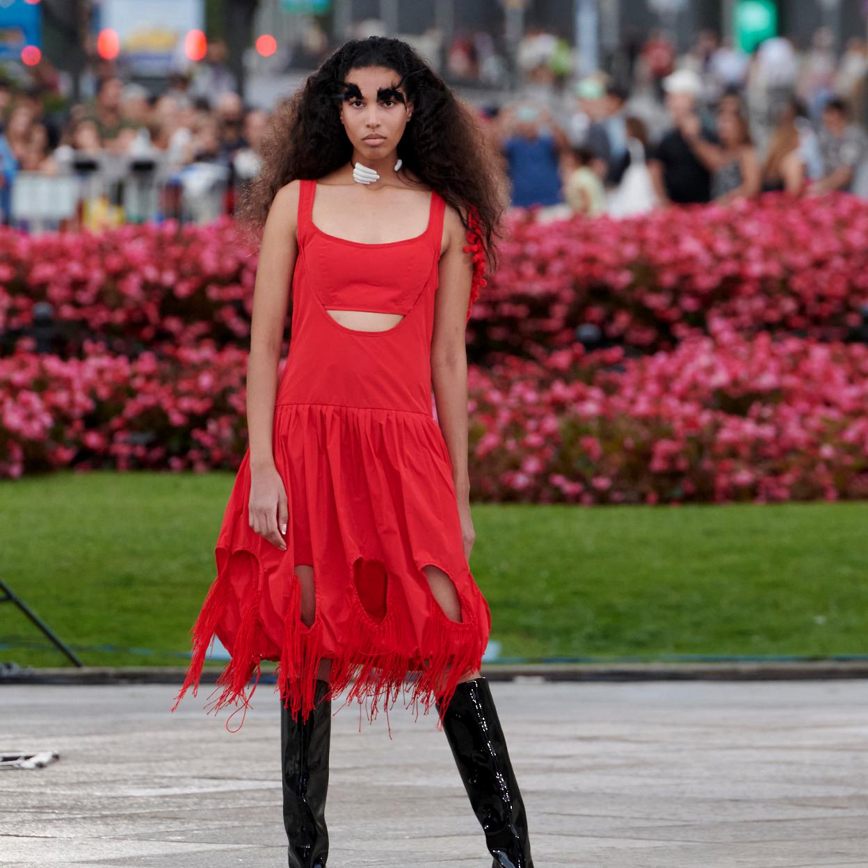 Vestido solidario creado por Miguel Becer.