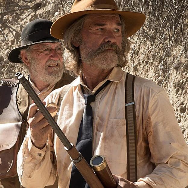 En primer término, Kurt Russell, uno de los protagonistas del western Bone Tomahawk.