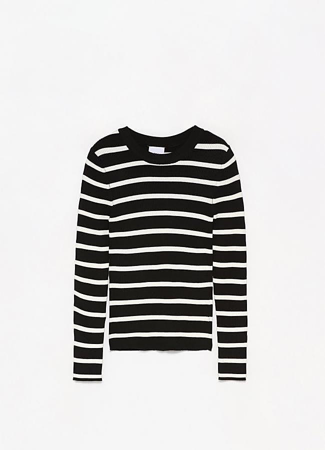 Imagen - Jersey con estampado de rayas en negro de Lefties. Foto. Lefties.