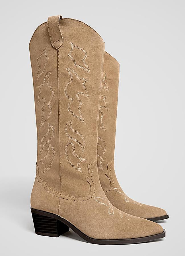 Imagen - Botas de piel claritas de Stradivarius, 69,99 euros.