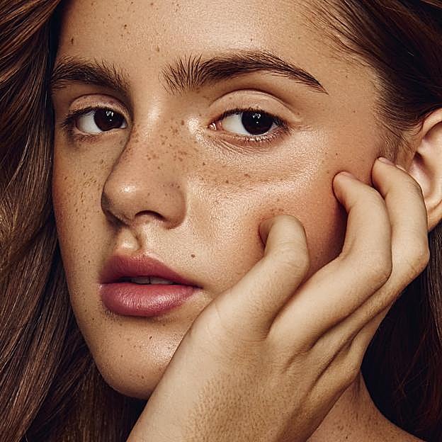 Contornos de ojos con retinol que acaban con las manchas y con las patas de gallo