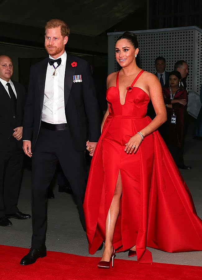 Imagen - Meghan Markle con el vestido rojo de Wes Gordon para Carolina Herera NY, en 2021. FOTO: Getty.