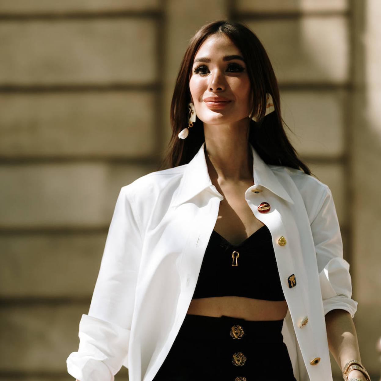 Influencer con look elegante en el street style