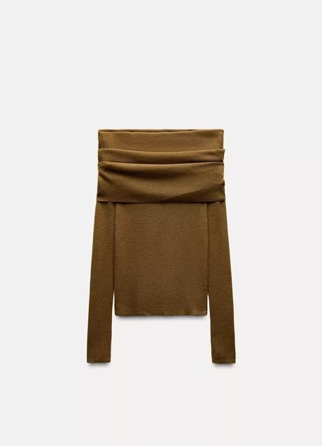 Imagen - Top con los hombros al aire de Zara (25,99 euros)