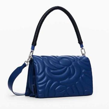 Imagen secundaria 1 - Vestido tafeta flecos de Simorra (268€)/ Bolso bandolera multiasa flores de Desigual (69,95€)/ Cardigan punto manga corta conjunto de Massimo Dutti (59,95€)