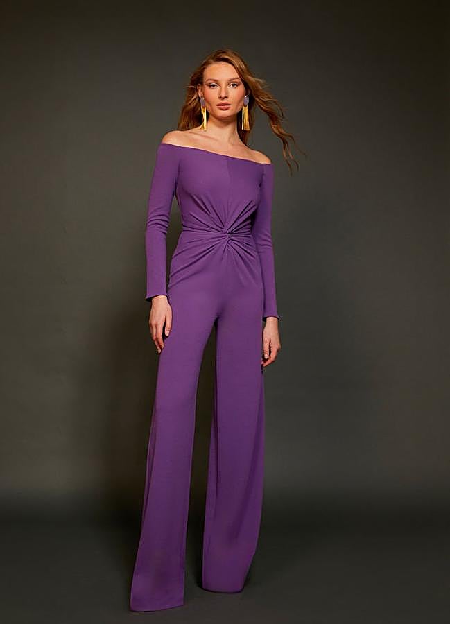 Imagen - El mono de Victoria de color morado.