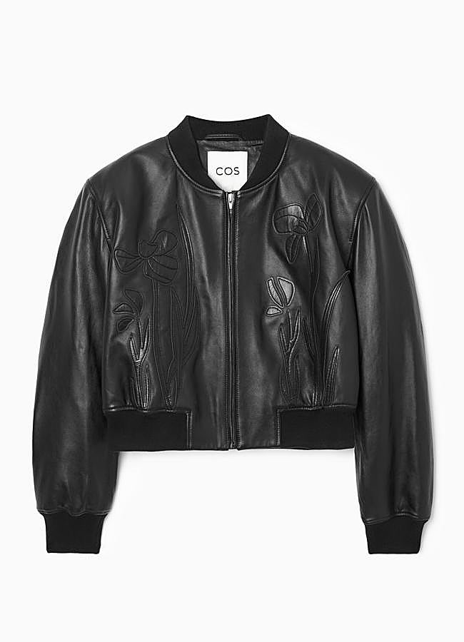 Imagen - Bomber negra con detalles de COS, 450 euros.