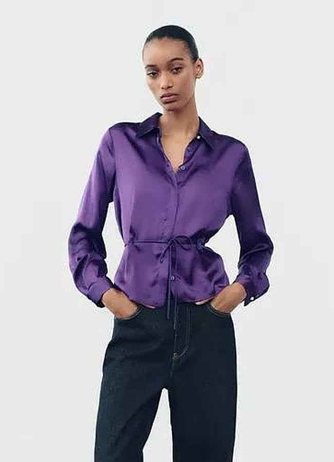 Imagen - Camisa satinada con detalle de cinturón