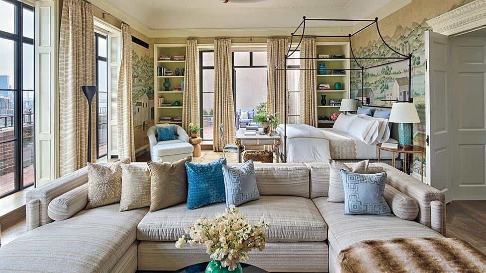 Habitación de invitados en un dúplex de cinco dormitorios, ubicado en un edificio art déco de los años 30, donde vivió, entre otras socialites, Gloria Vanderbilt.