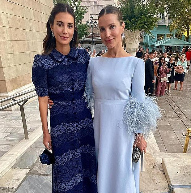 Sassa de Osma, con su cuñada, Ekaterina Malysheva, en la boda de Teodora de Grecia. 