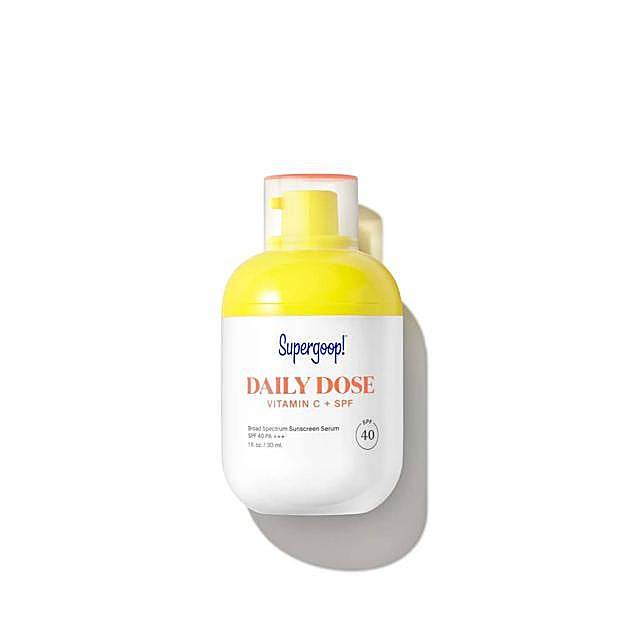 Daily Dose Vitamin C + SPF40 Sunscreen Serum de Supergoop!. Precio: 53 euros