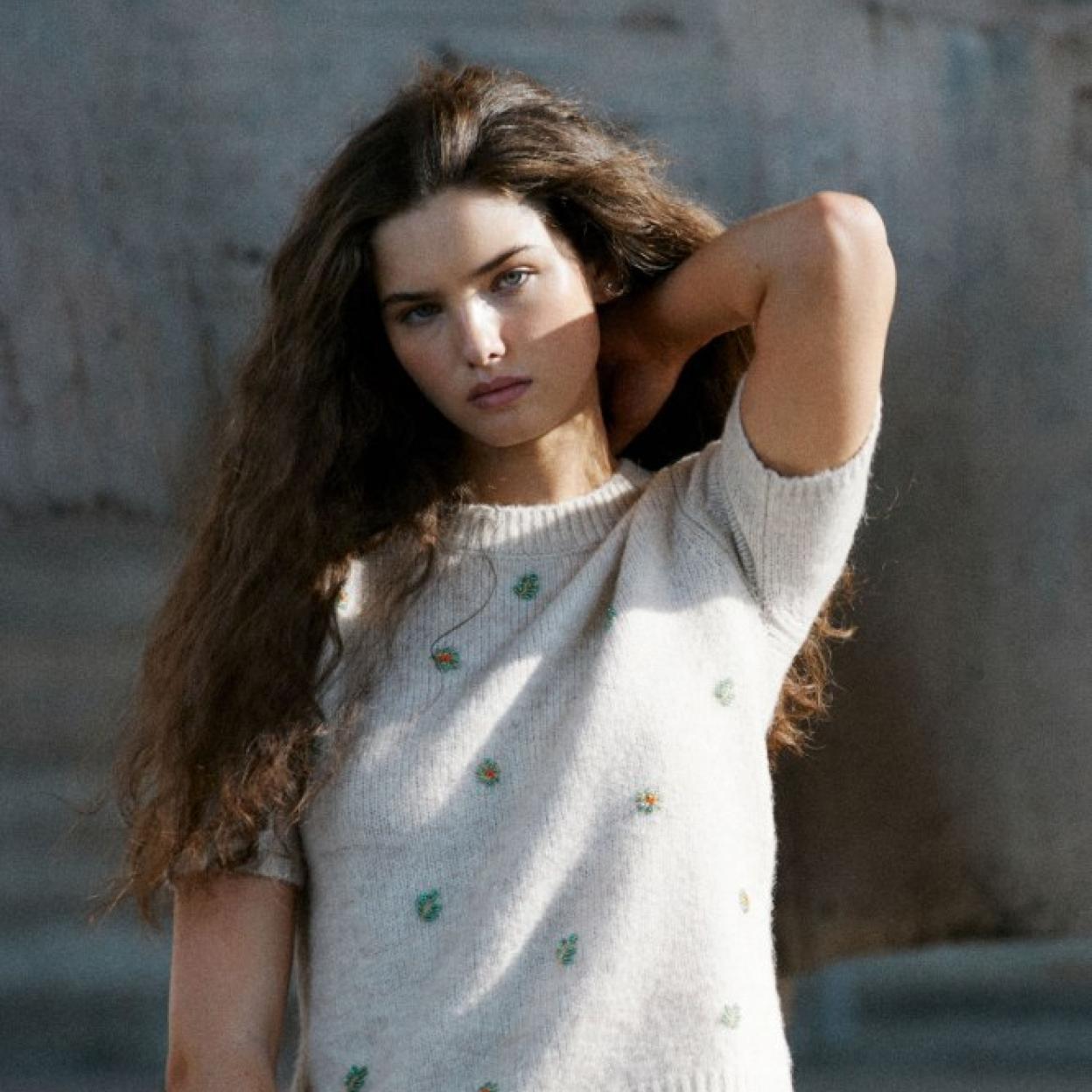 Los vestidos midi más elegantes y las camisas de otoño que llevarás sin parar los próximos meses. ¡Toma nota!