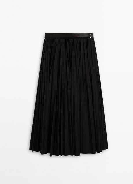 Imagen - Falda negra de Massimo Dutti (89,99 euros)