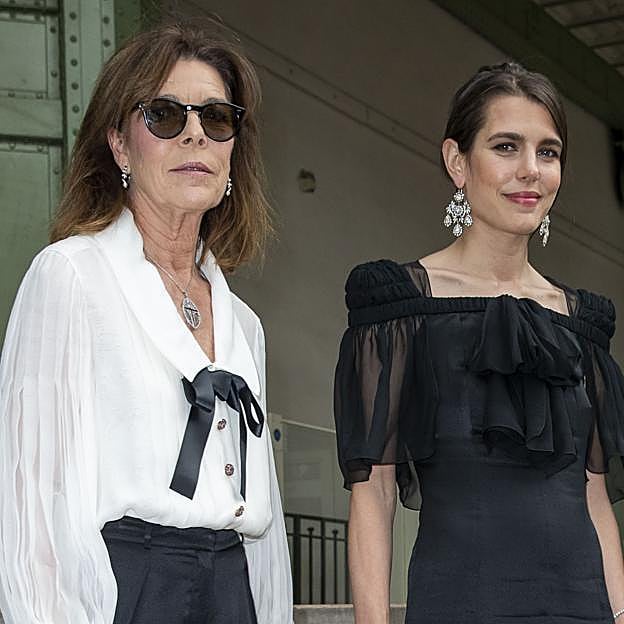 Carolina de Mónaco reaparece junto a su hija Carlota Casiraghi tras la polémica entrevista: el mensaje oculto de sus looks