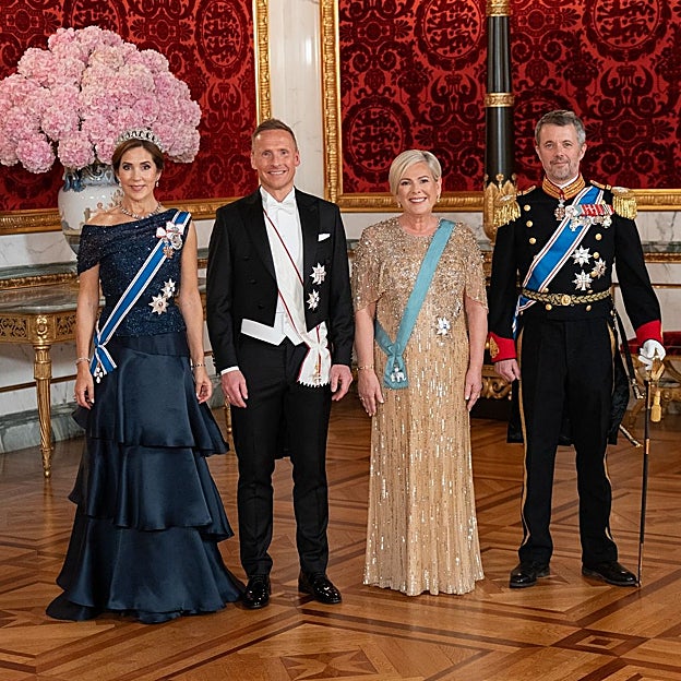 Los reyes Mary y Federico de Dinamarca con sus invitados. 