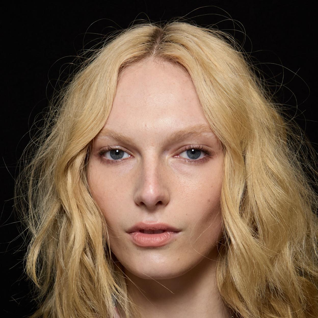 Los parches de ojos más vendidos dejan un acabado luminoso y reducen bolsas