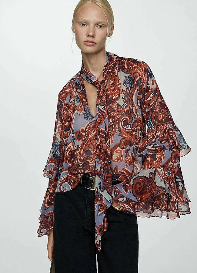 Imagen - Blusa estampada con volantes de Mango (39,99 euros). 
