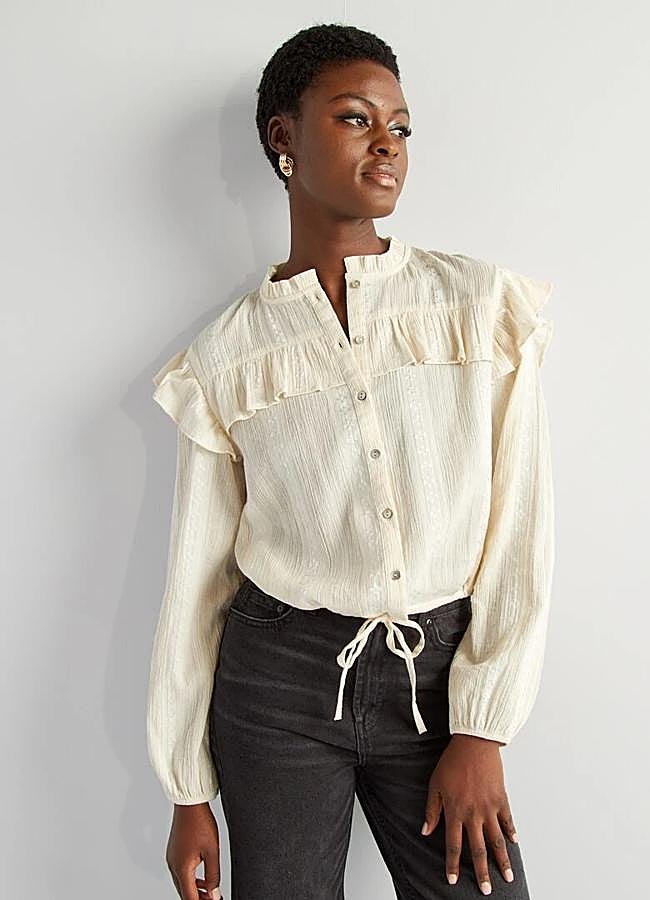 Imagen - Blusa con volantes y diseño cropped de Kiabi (18 euros).