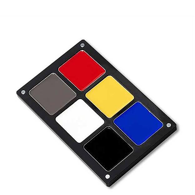 Paleta para rostro, ojos y labios en crema Waterproof – Primary de Danessa Myricks. Precio: 46 euros