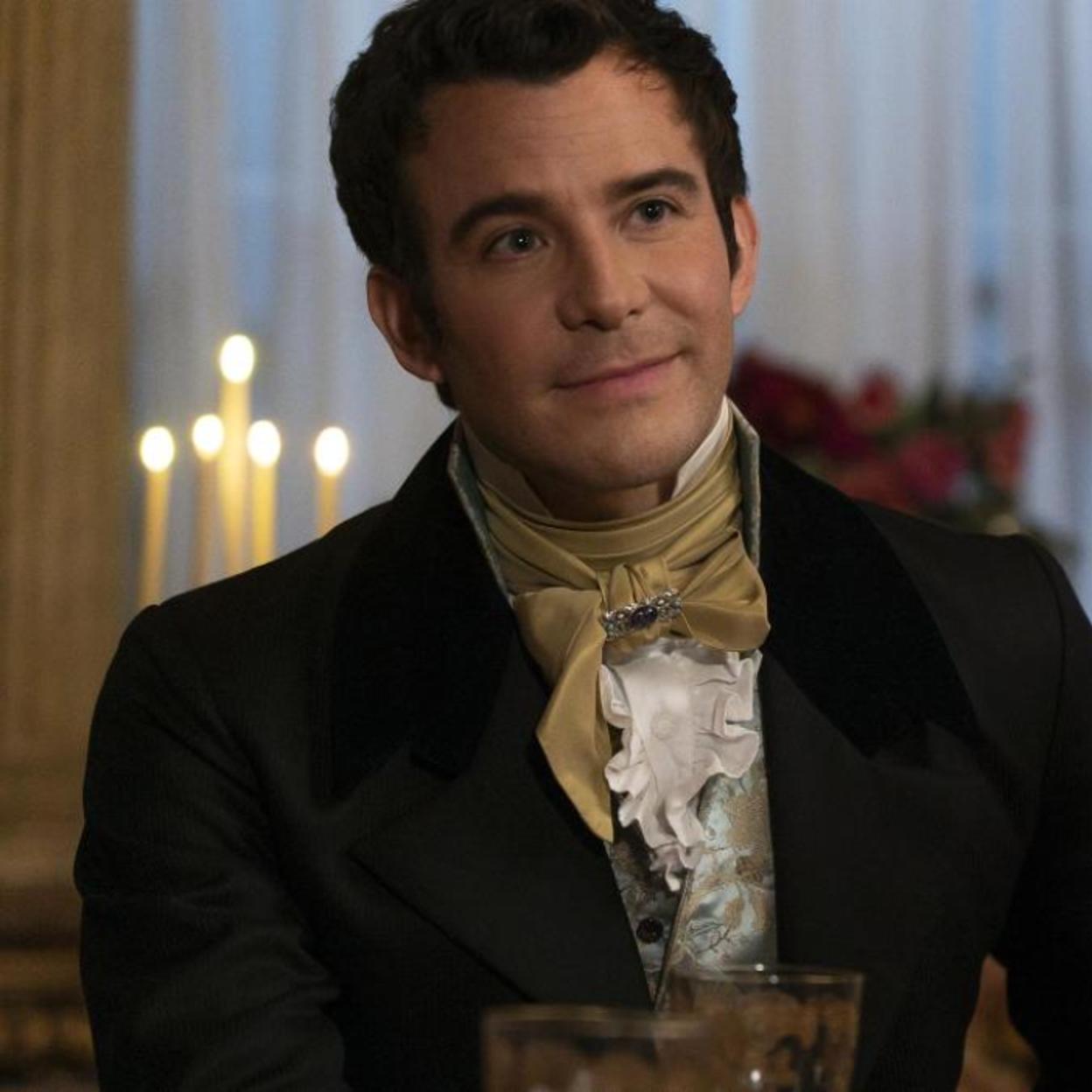 Luke Thompson como Benedict Bridgerton en una imagen de la serie basada en los libros de Julia Quinn.