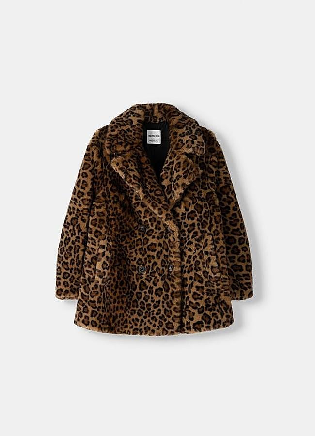 Imagen - Abrigo de leopardo de pelo de Bershka, 59,99 euros.