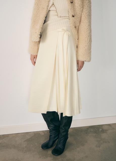 Imagen - Falda blanca de Mango (59,99 euros)