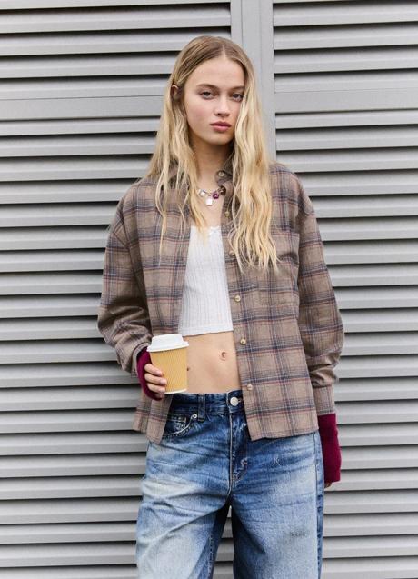 Imagen - Camisa con estampado de cuadros de Pull & Bear (25,99 euros)