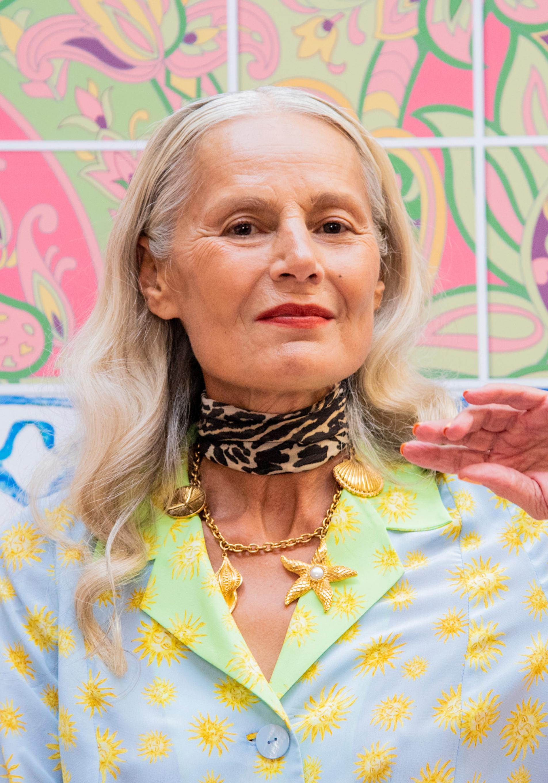 Tres hábitos sencillos para cuidar las canas a partir de los 50