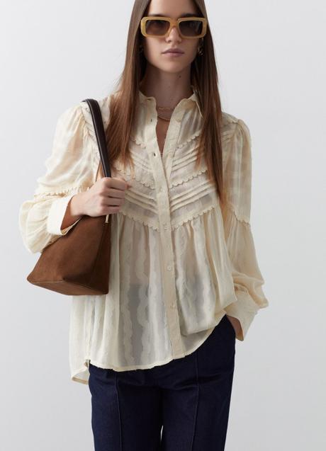 Imagen - Blusa blanca de Sfera (35,99 euros)