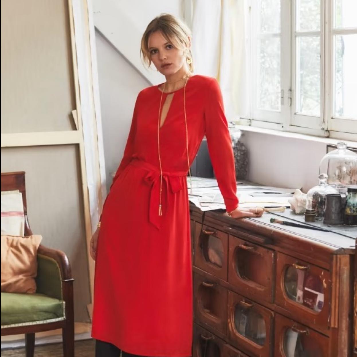 Los vestidos midi más bonitos, los botines de colores más espectaculares y los básicos de otoño que llevarás sin parar.